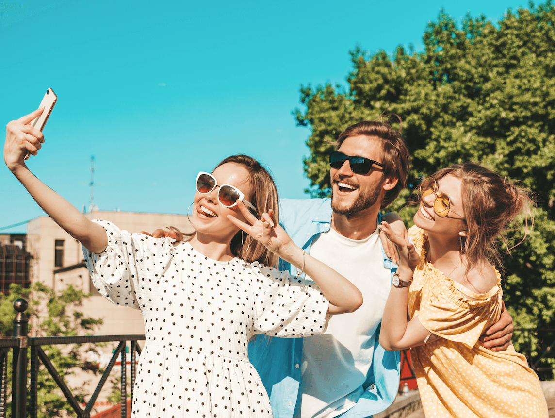 Planes en Puerto Banús: diversión para millennials y familias