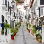 Cuál es el pueblo más cerca de Marbella